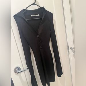 Alexander wang dress in black. Long sleeves with a slit.